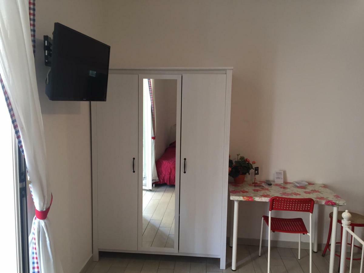Albergo Oasi Νάπολη Εξωτερικό φωτογραφία