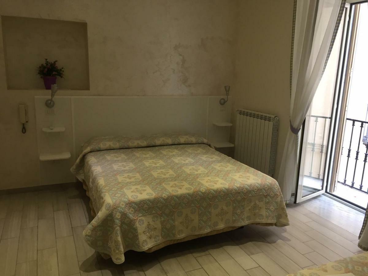 Albergo Oasi Νάπολη Εξωτερικό φωτογραφία